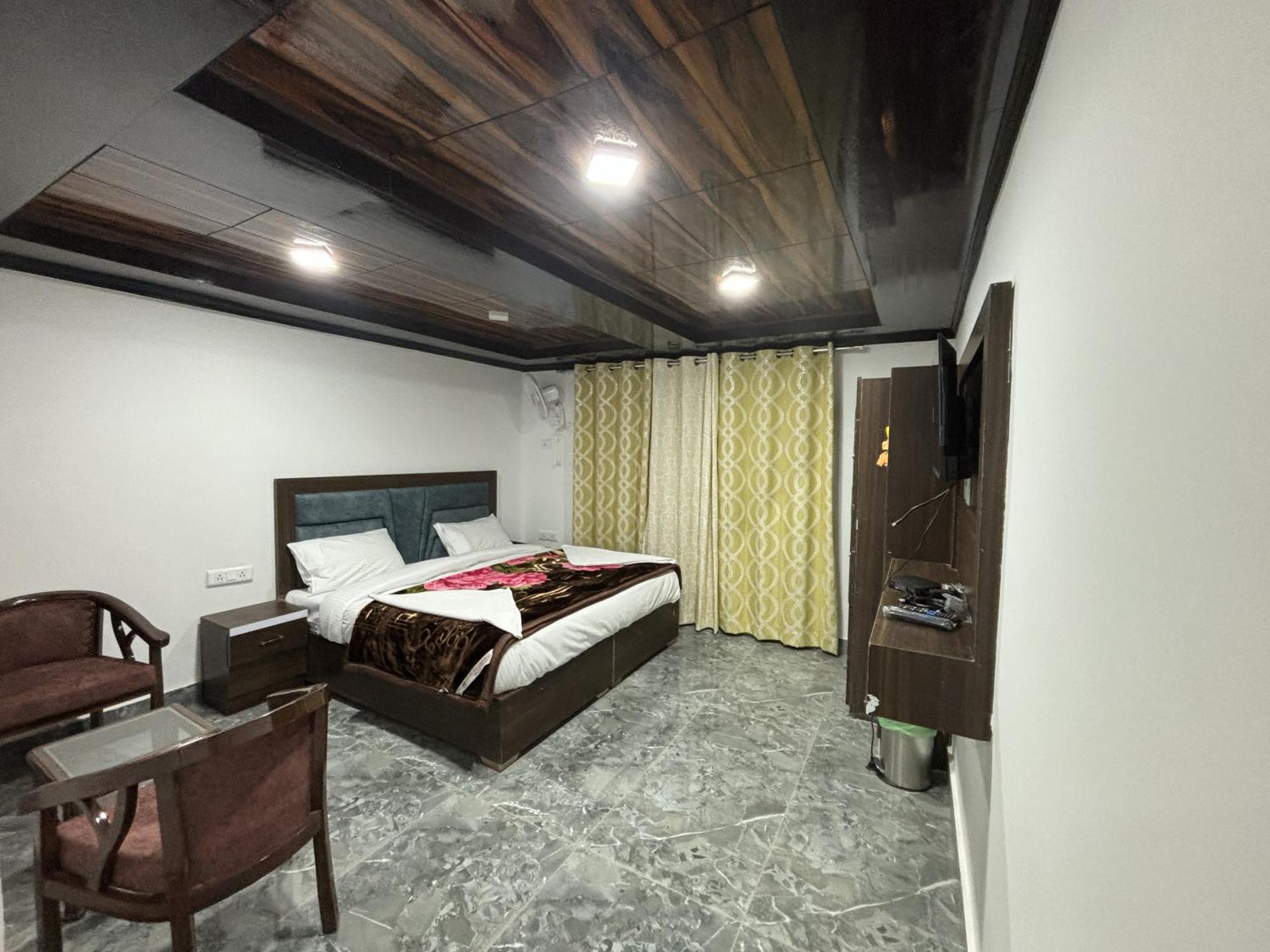 Hotel Lal'S Inn Kargil Exterior photo