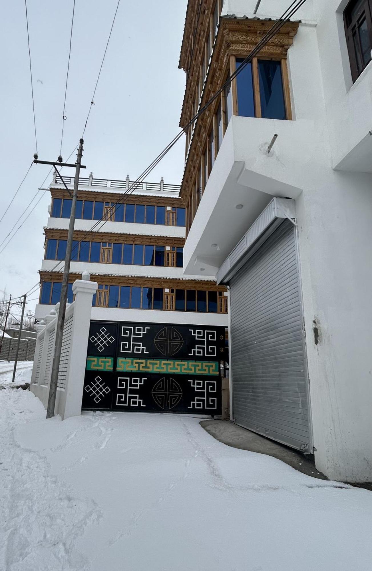 Hotel Lal'S Inn Kargil Exterior photo